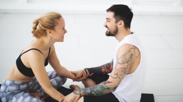 根据专家的说法，瑜伽如何提高你的性生活